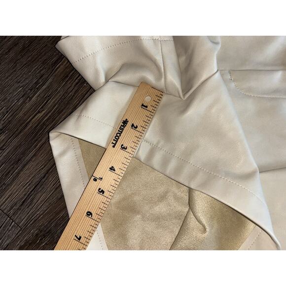 7 For All Mankind Medium Faux Leather Blazer and Short Set in a cream NEW - Picture 16 of 16